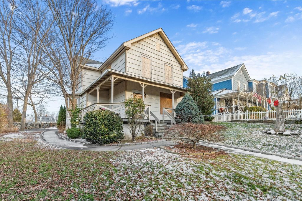 Photo of 1798 Summit Street, Yorktown Heights, NY 10598 (MLS # 941488)