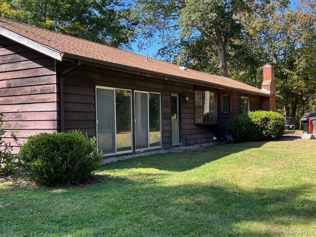 Photo of 1665 Bulls Head Road, Clinton Corners, NY 12514 (MLS # 924934)