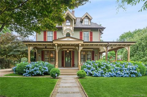 216 Melbourne Avenue Mamaroneck NY 10543