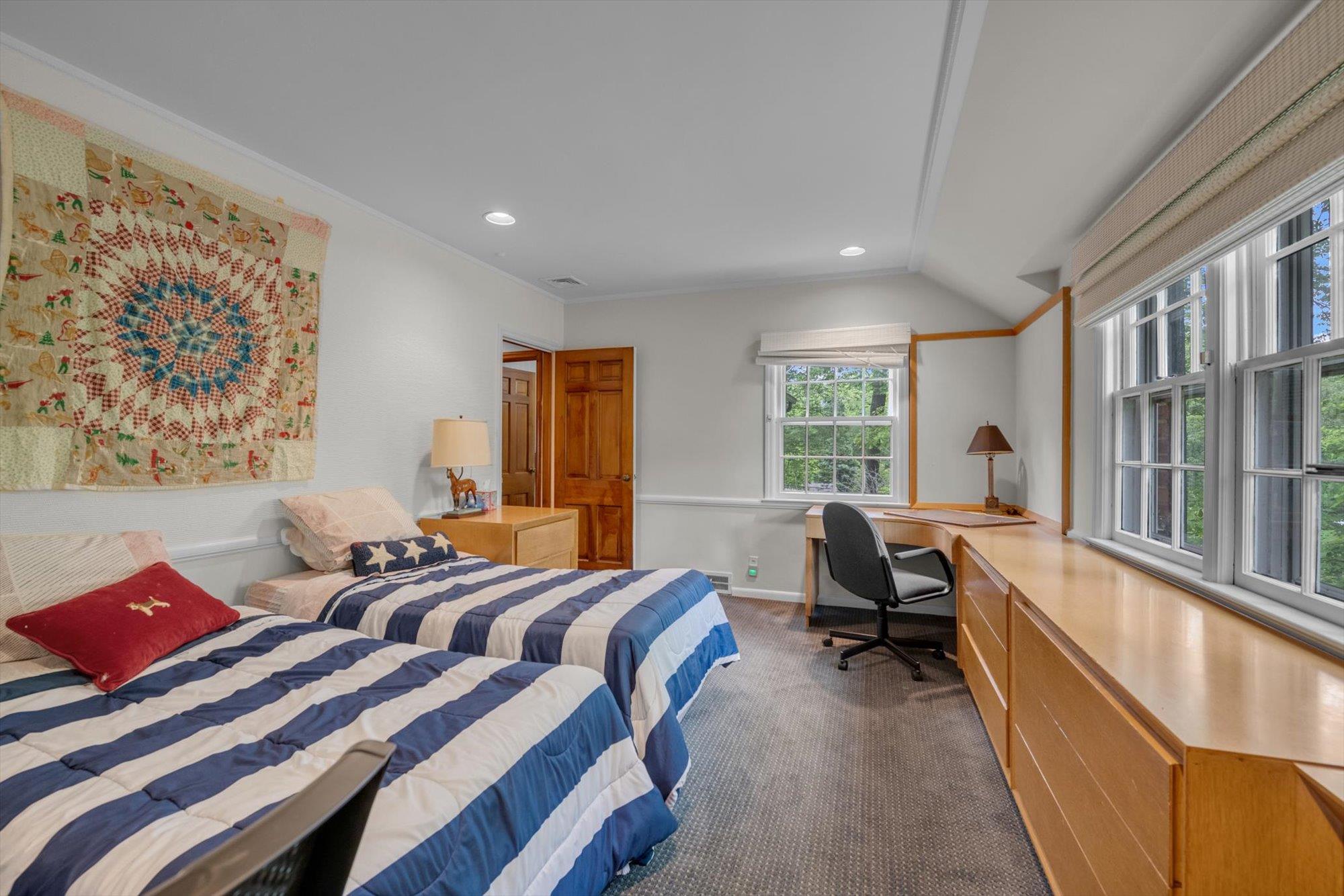 111 Clent Road, Great Neck, New York image 19