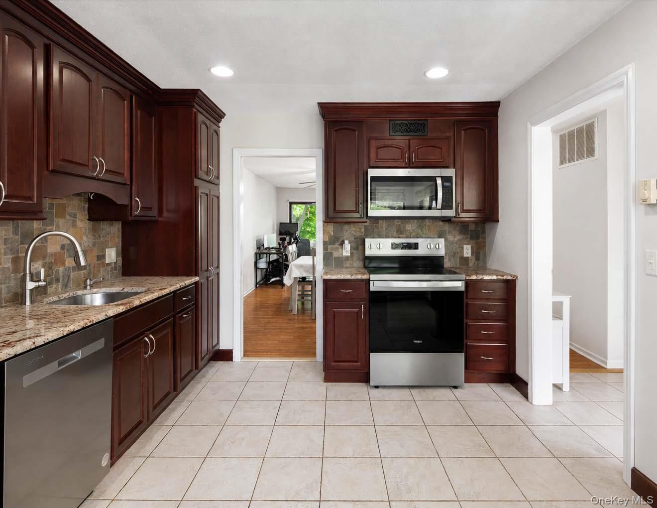 91 Heritage Hills D