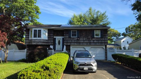 Homes For Sale - 6 Smith Court<br/> Mastic, NY 11950