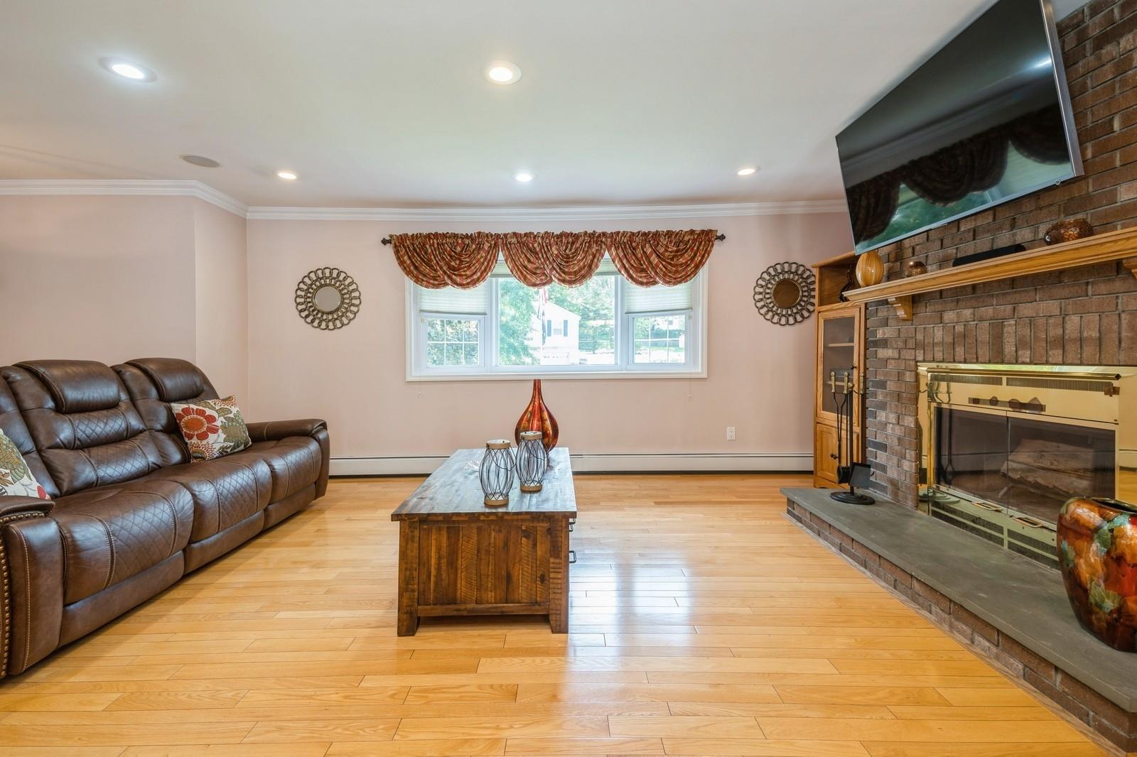 21 Forestdale Avenue