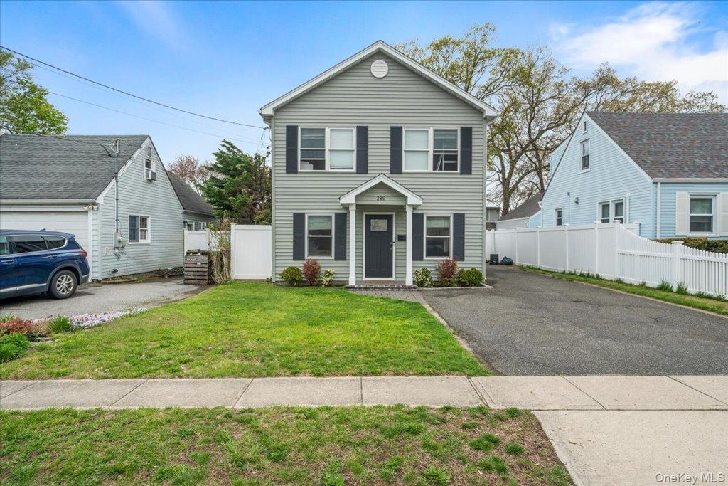 Photo of 385 Grant Avenue, Copiague, NY 11726 (MLS # 994995)