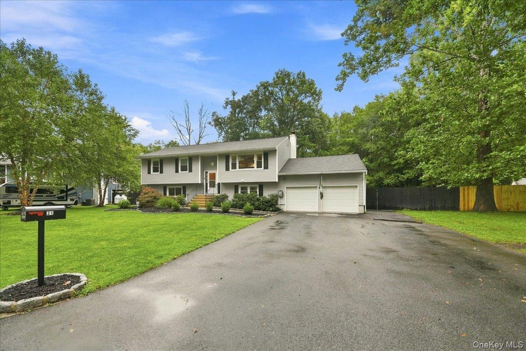 Photo of 21 Dennis Road, Wappingers Falls, NY 12590 (MLS # 1045818)