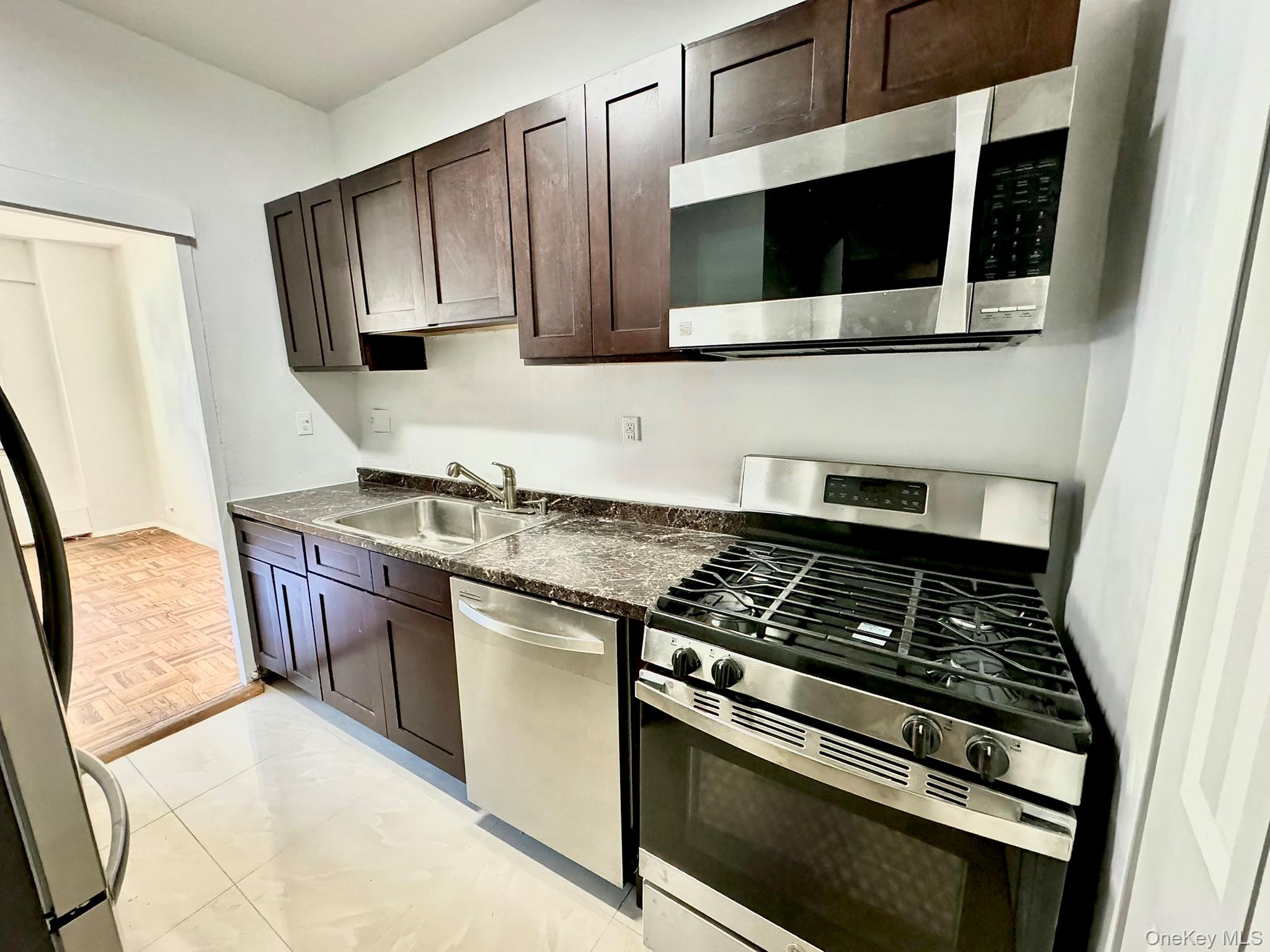 9 Fordham Hill Oval 1H