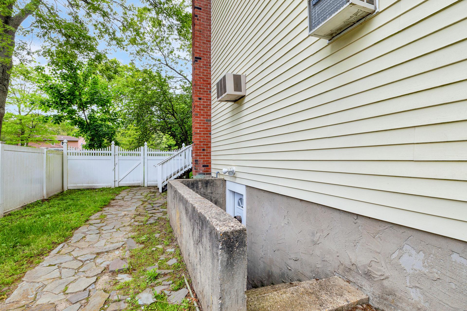 449 Terry Blvd Blvd, Holbrook, New York image 4