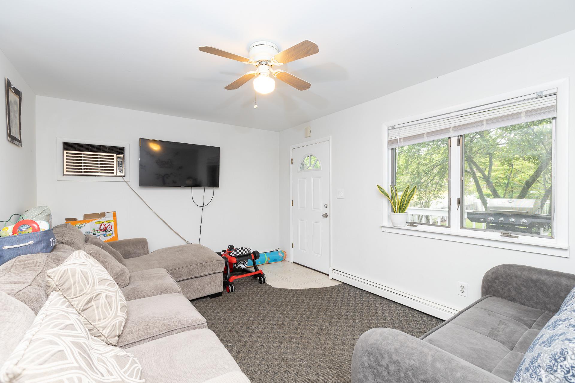 449 Terry Blvd Blvd, Holbrook, New York image 26