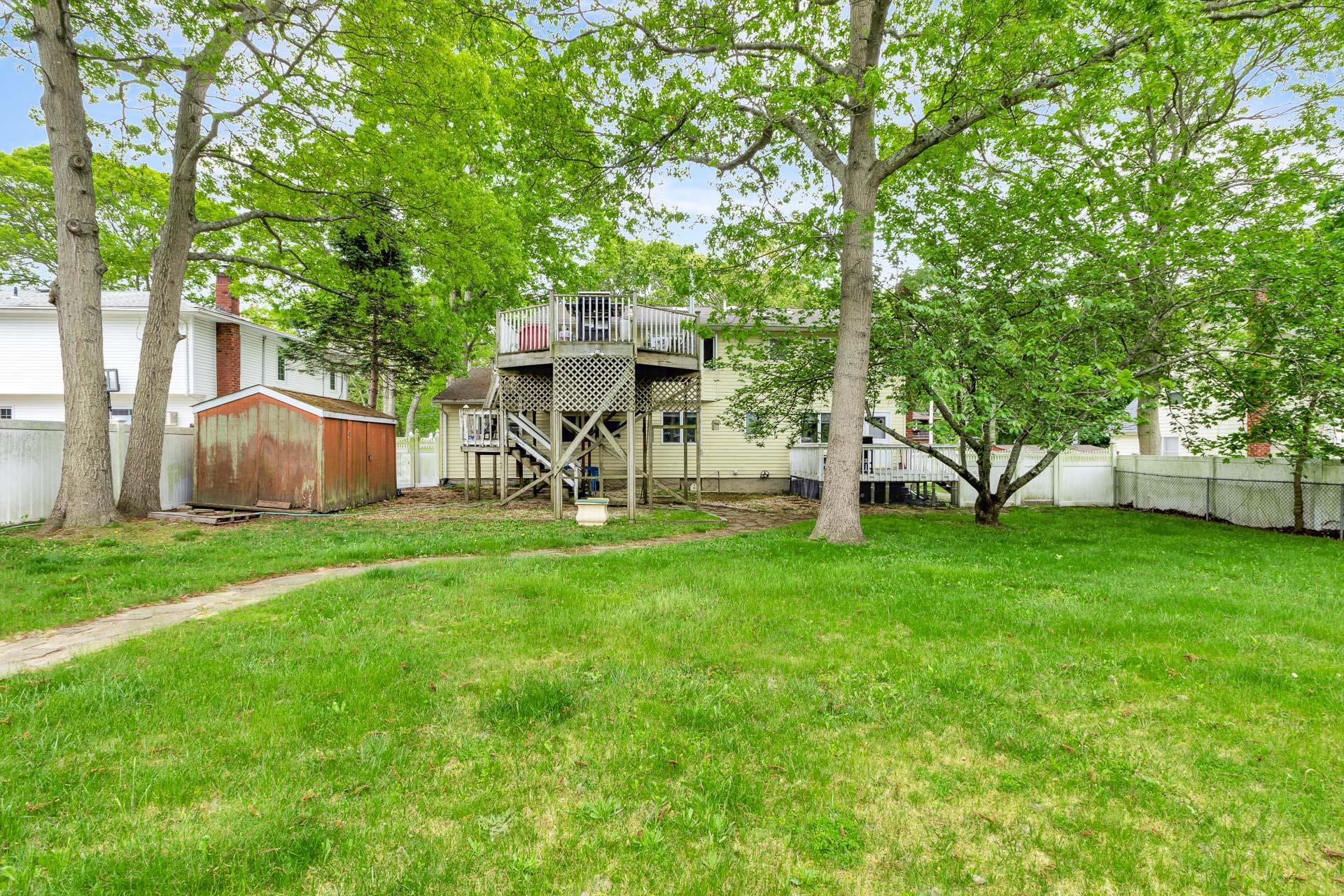 449 Terry Blvd Blvd, Holbrook, New York image 9