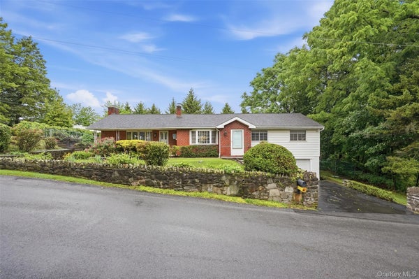 8 BOULDER RD, NEWBURGH, NY 12550 - Image f537a004a4d1d7b6560e3e9d5b0ea729/2912806037