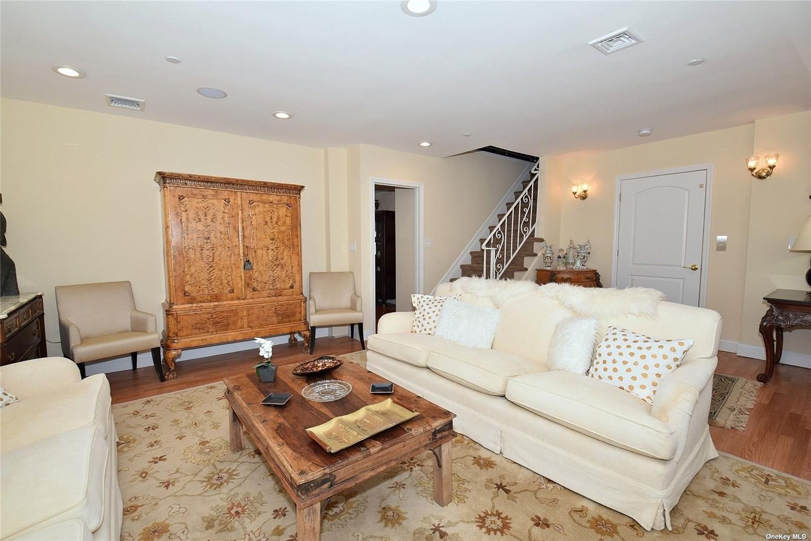 3434 Colony Drive Dr, Baldwin, New York image 20