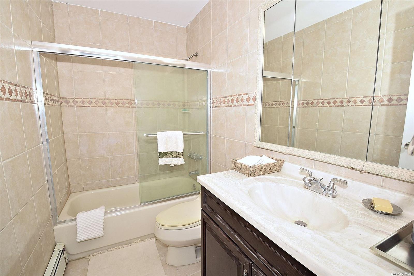 3434 Colony Drive Dr, Baldwin, New York image 18