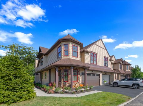 Homes For Sale - 89 Jims Trail<br/> Bayport, NY 11705