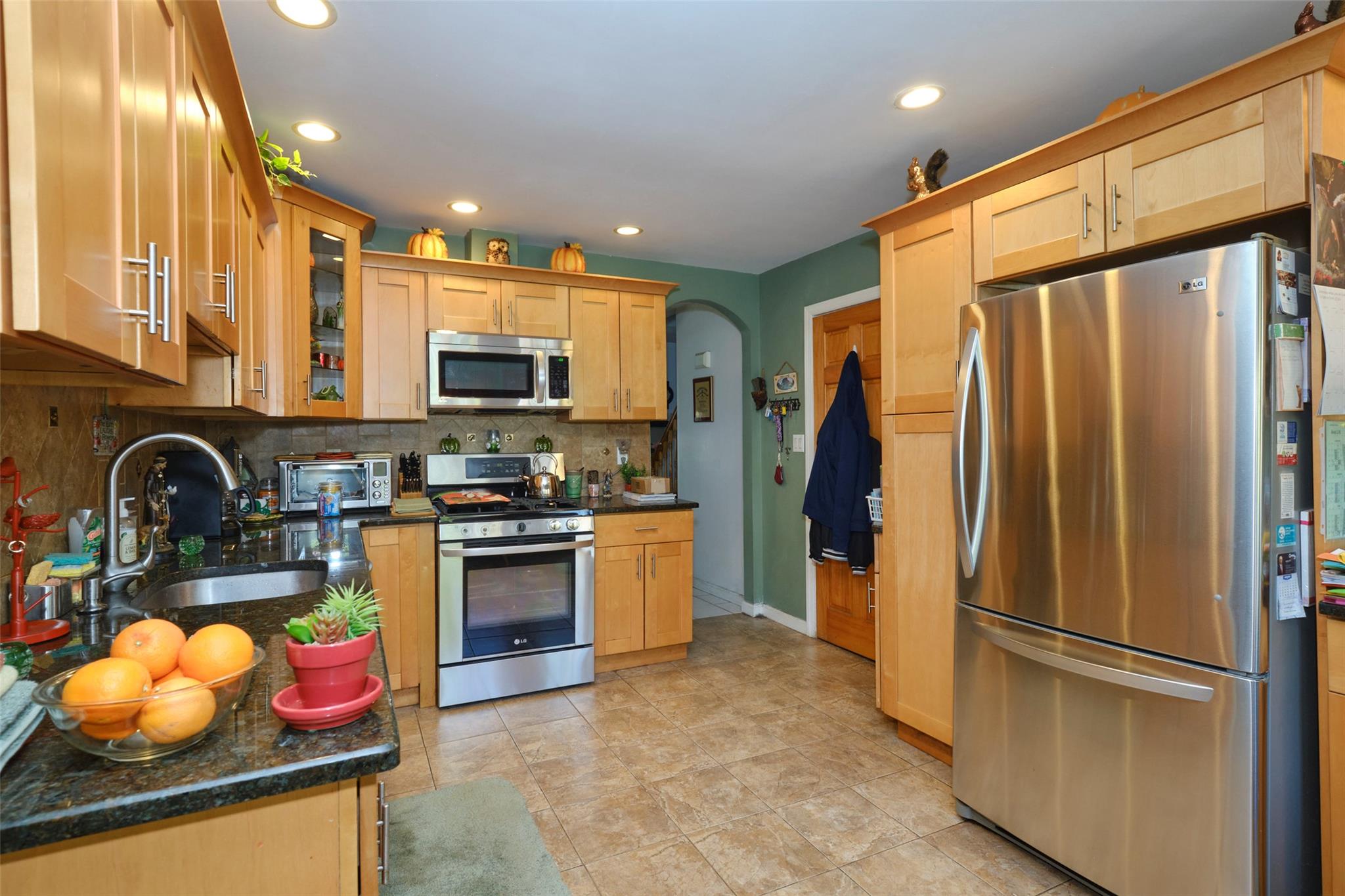 225 Oak Street, Floral Park, New York image 12