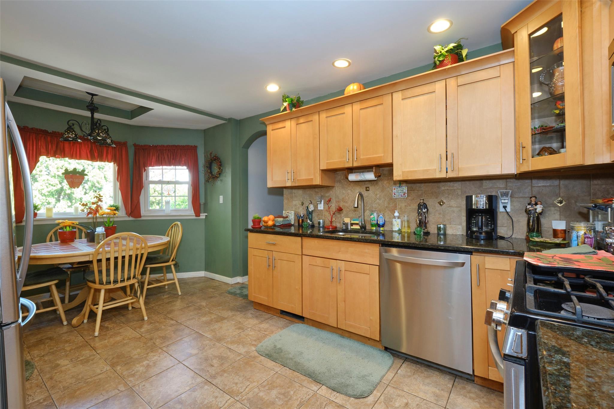 225 Oak Street, Floral Park, New York image 10