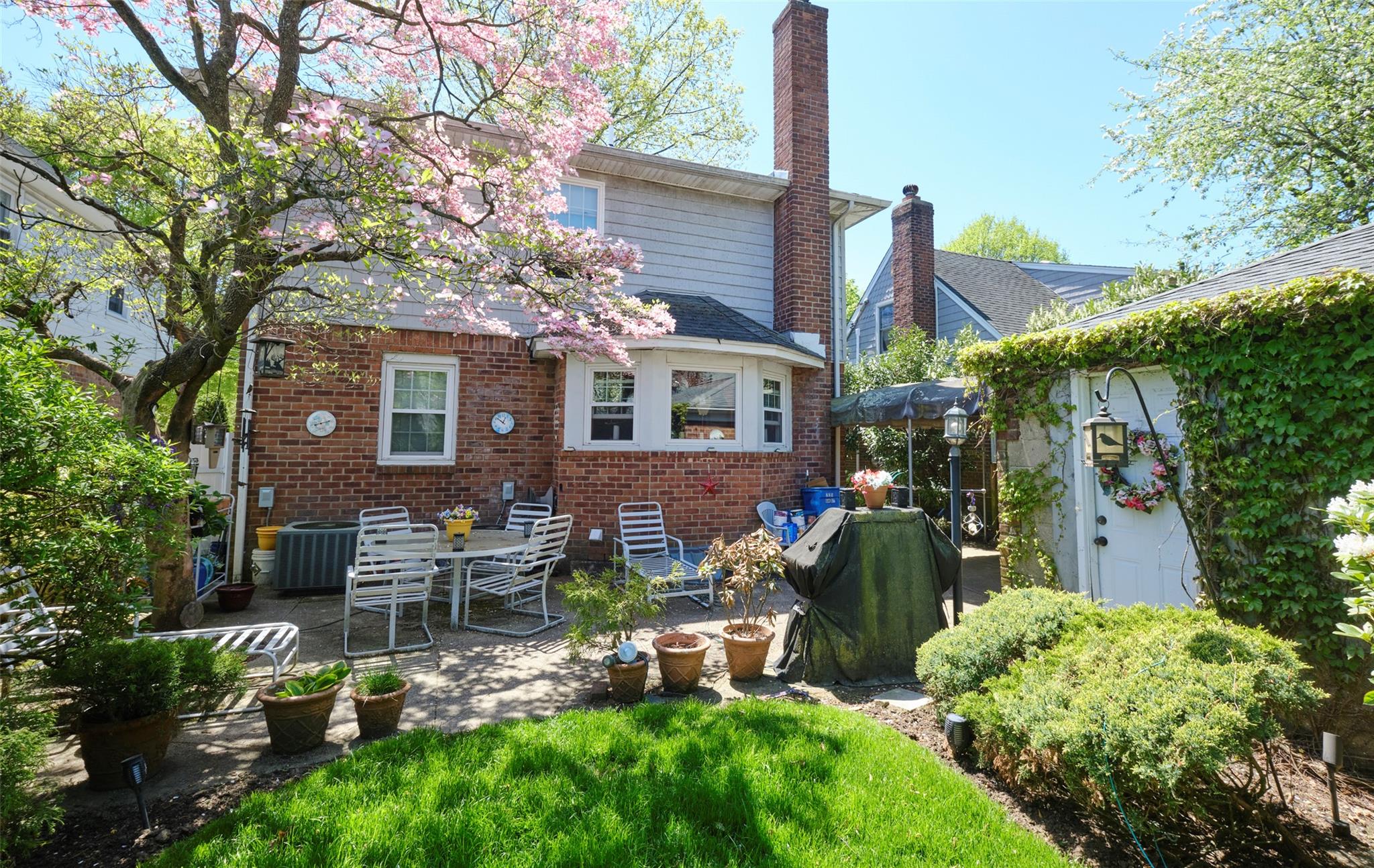 225 Oak Street, Floral Park, New York image 22