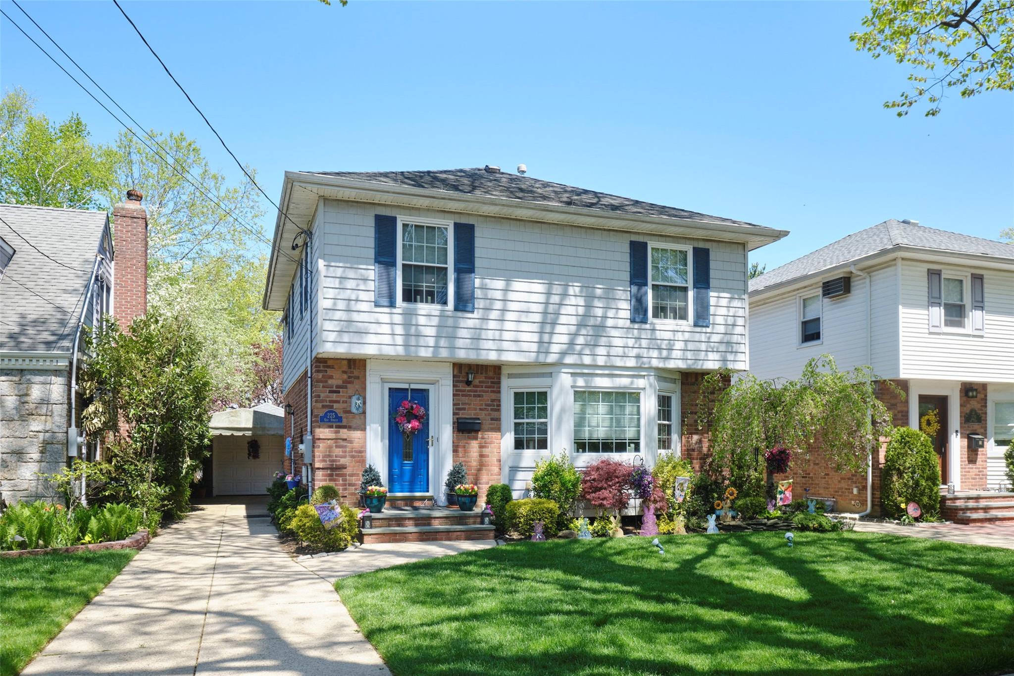 225 Oak Street, Floral Park, New York image 1