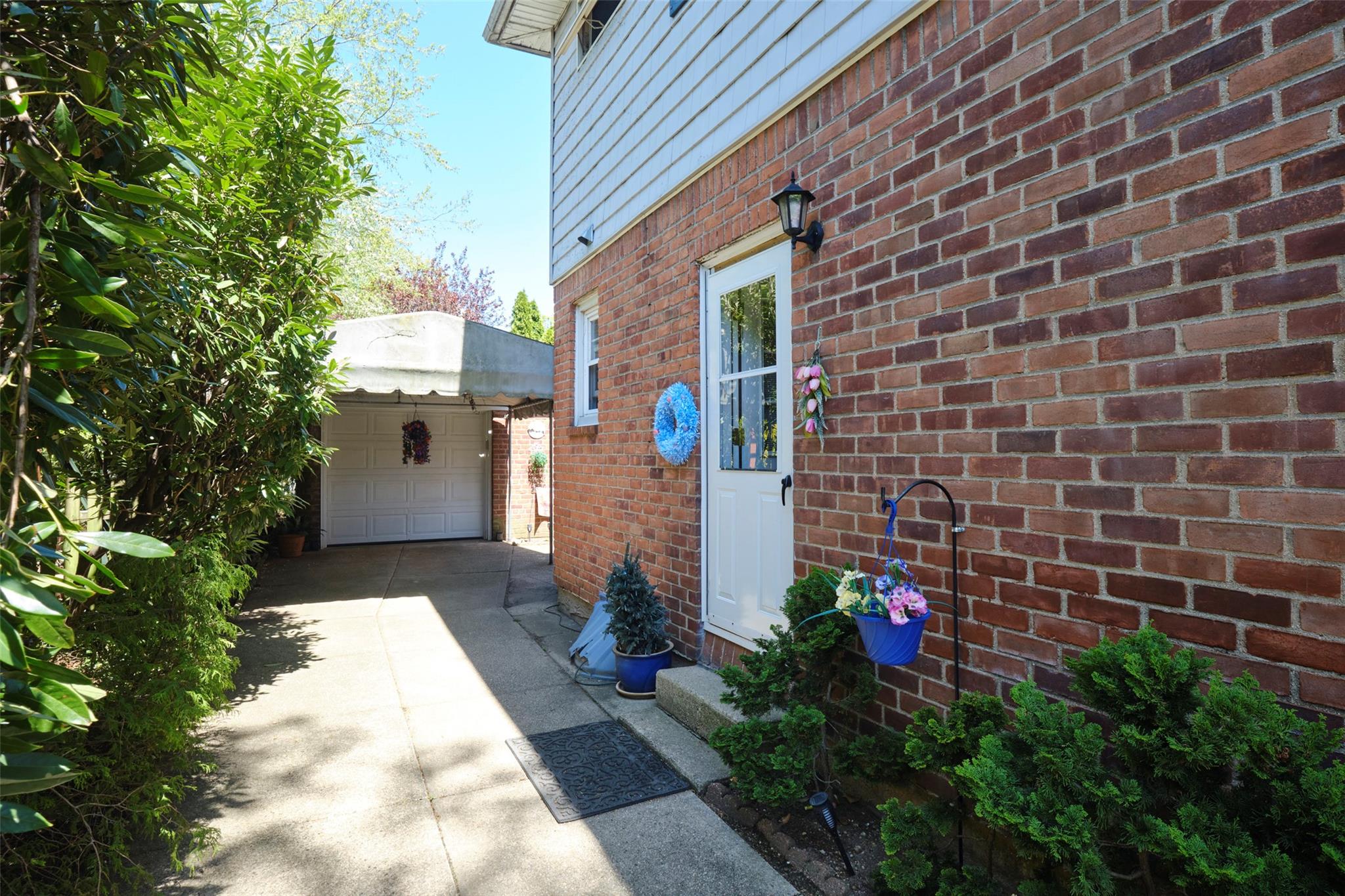 225 Oak Street, Floral Park, New York image 23