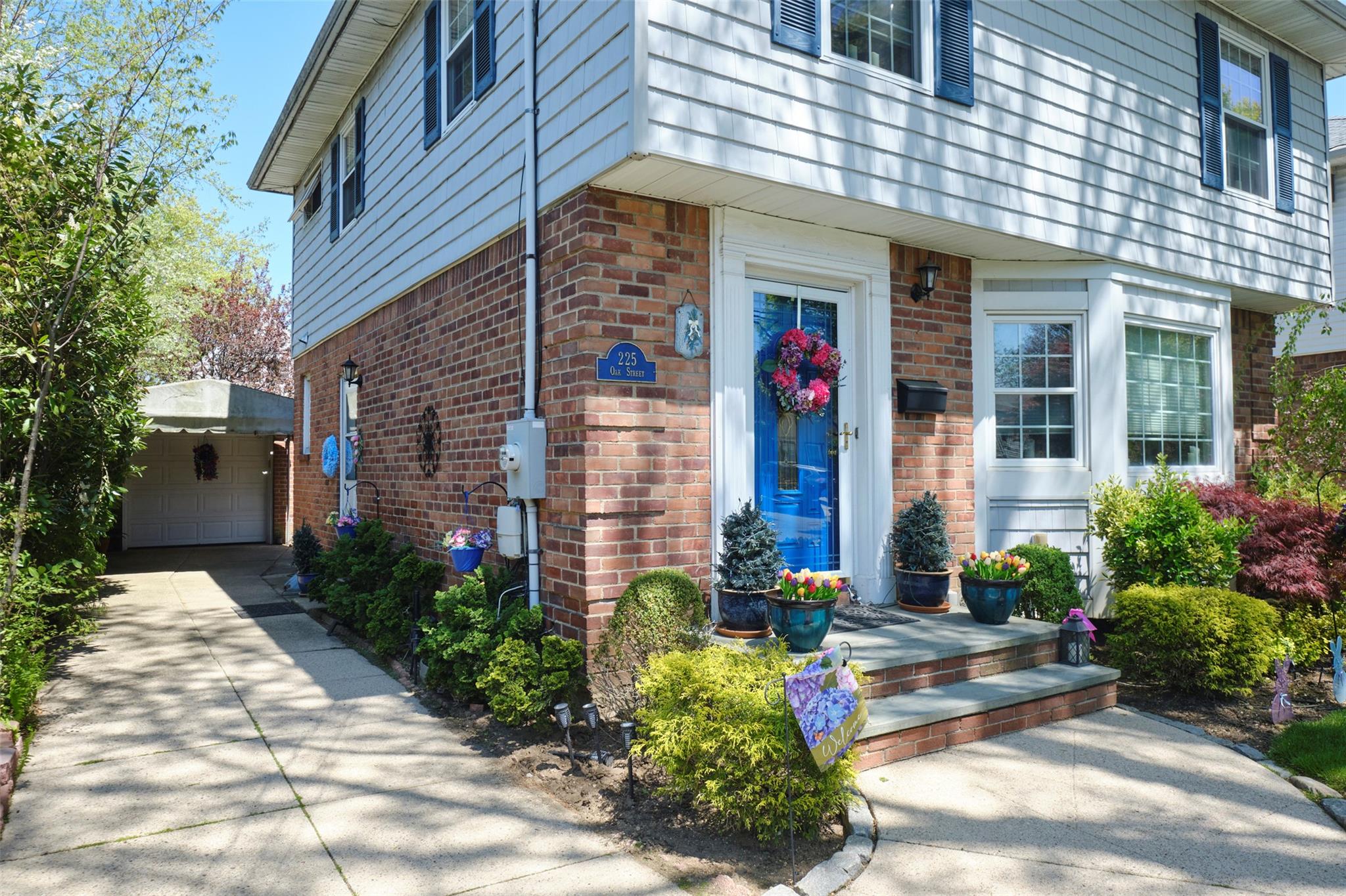 225 Oak Street, Floral Park, New York image 4