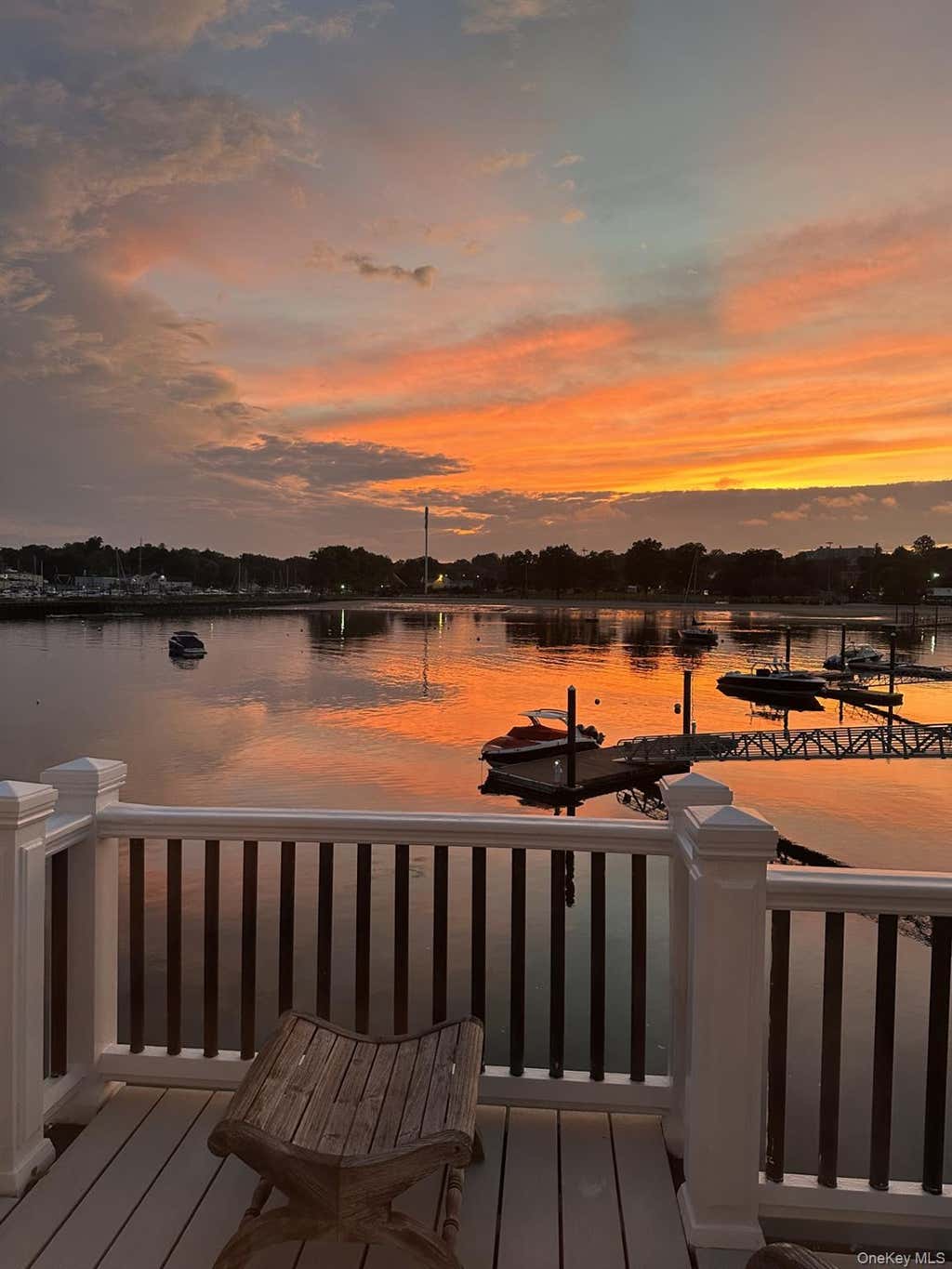 Photo of 522 The Parkway, Mamaroneck, NY 10543 (MLS # 1037314)