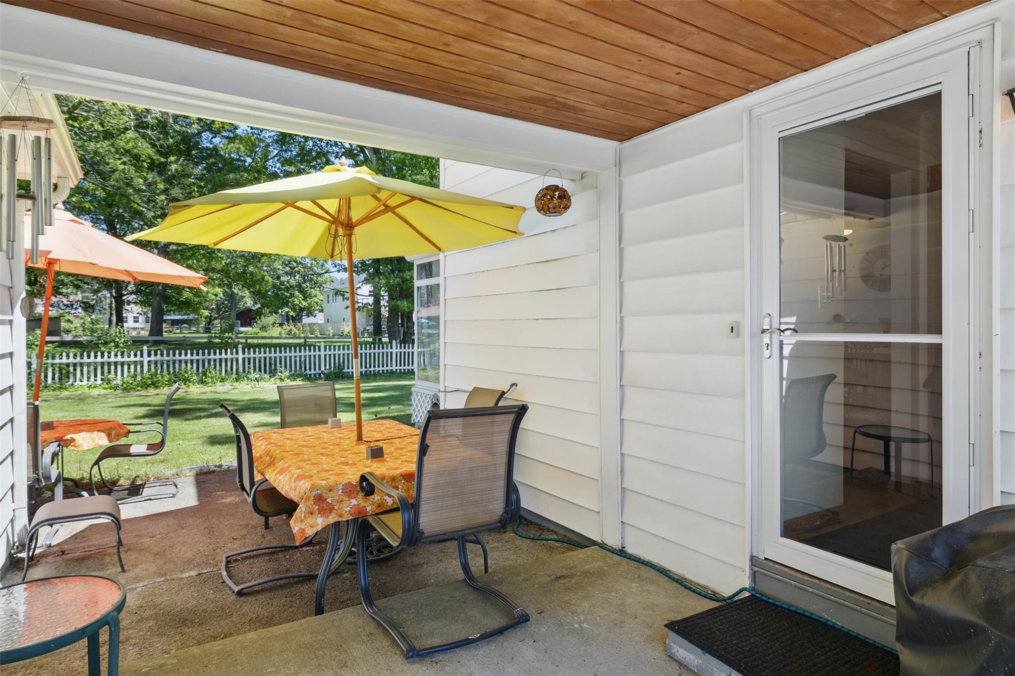 1 Huguenot Road, Tillson, New York image 9