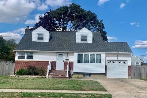 3861 Peter Street Seaford NY 11783