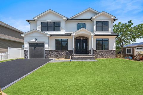 407 Wellington Road East Meadow NY 11554
