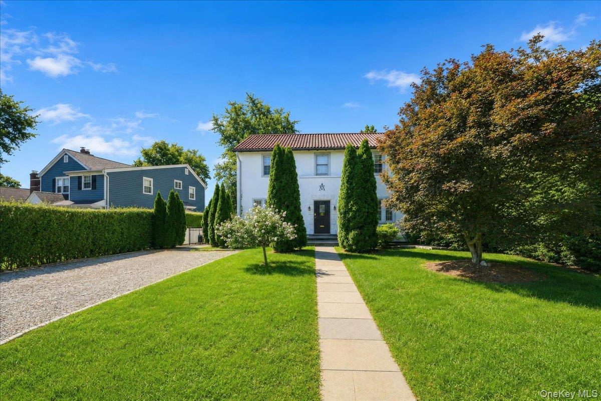 32 Deerfield Avenue
