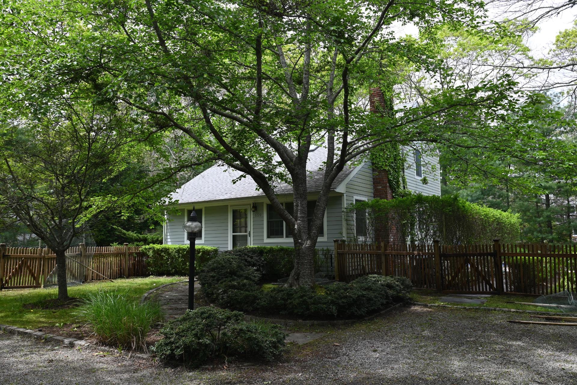 659 Accabonac Road, East Hampton, New York image 1