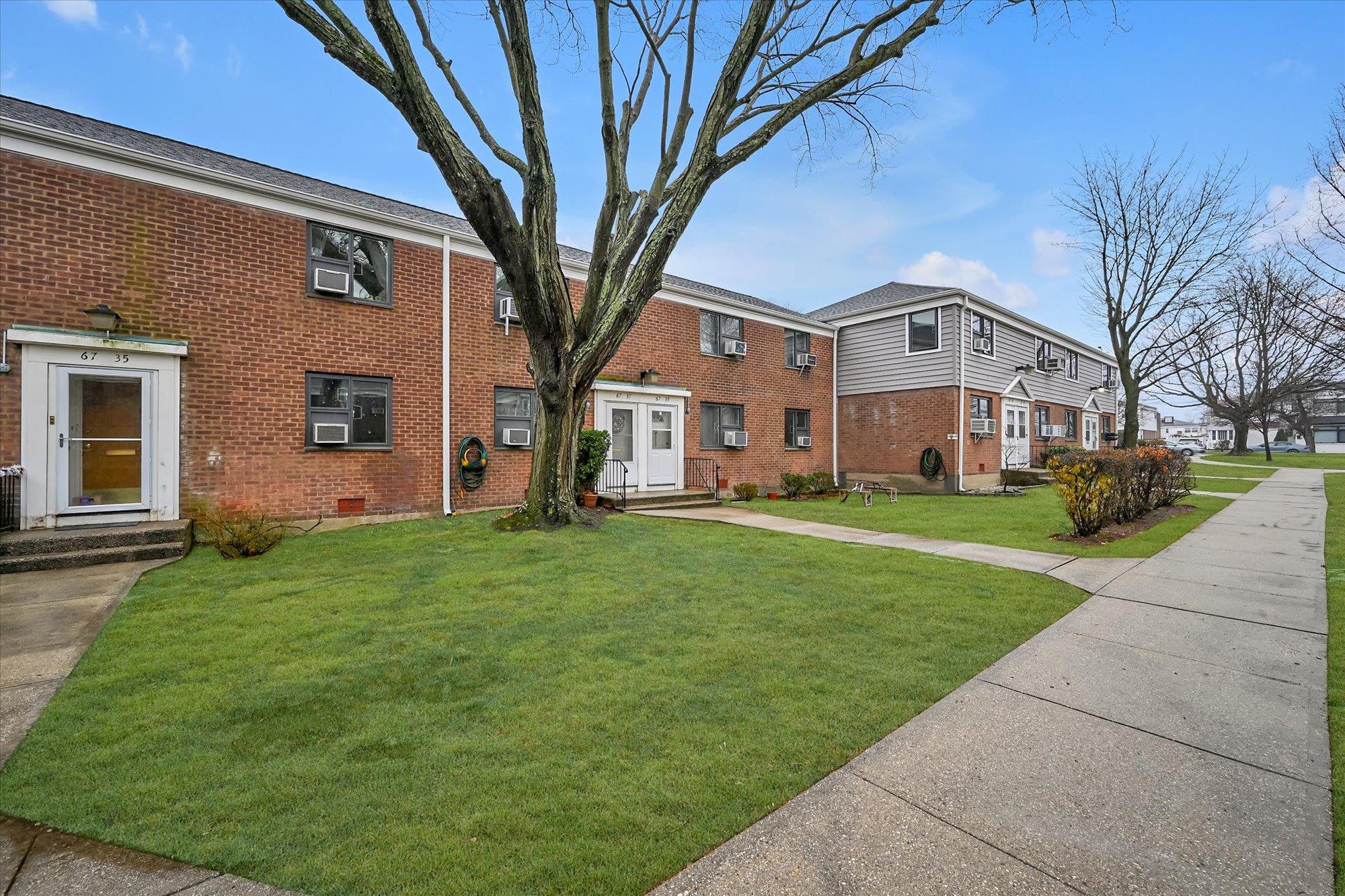 67-39 Bell Blvd Blvd #LOWER FLOOR, Oakland Gardens, New York image 12