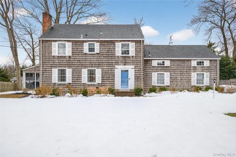 4 Colonial Court Bay Shore NY 11706