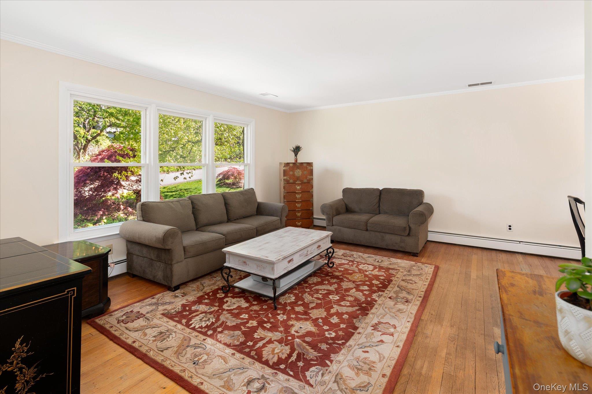 6 Amawalk Avenue