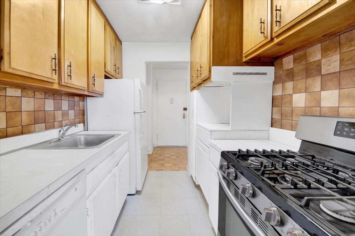 1841 Central Park Avenue #18P, Yonkers, New York image 21