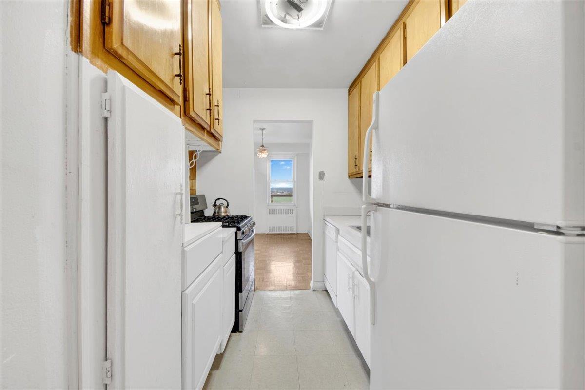 1841 Central Park Avenue #18P, Yonkers, New York image 18