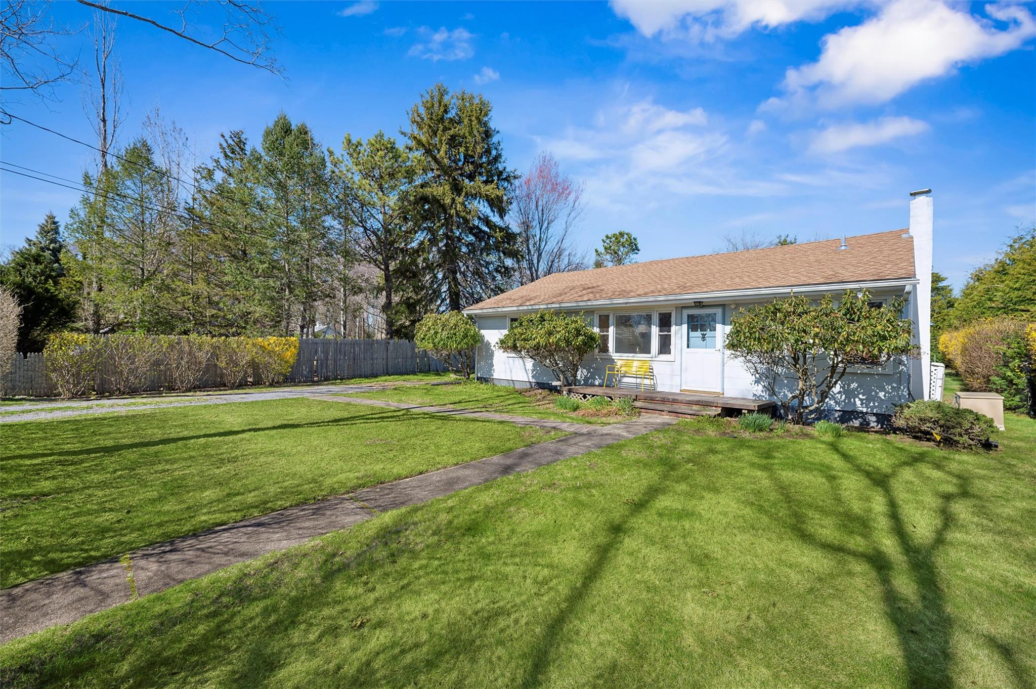 Property for Sale at Shipyard Lane, East Marion, Hamptons, NY - Bedrooms: 2 
Bathrooms: 1  - $625,000