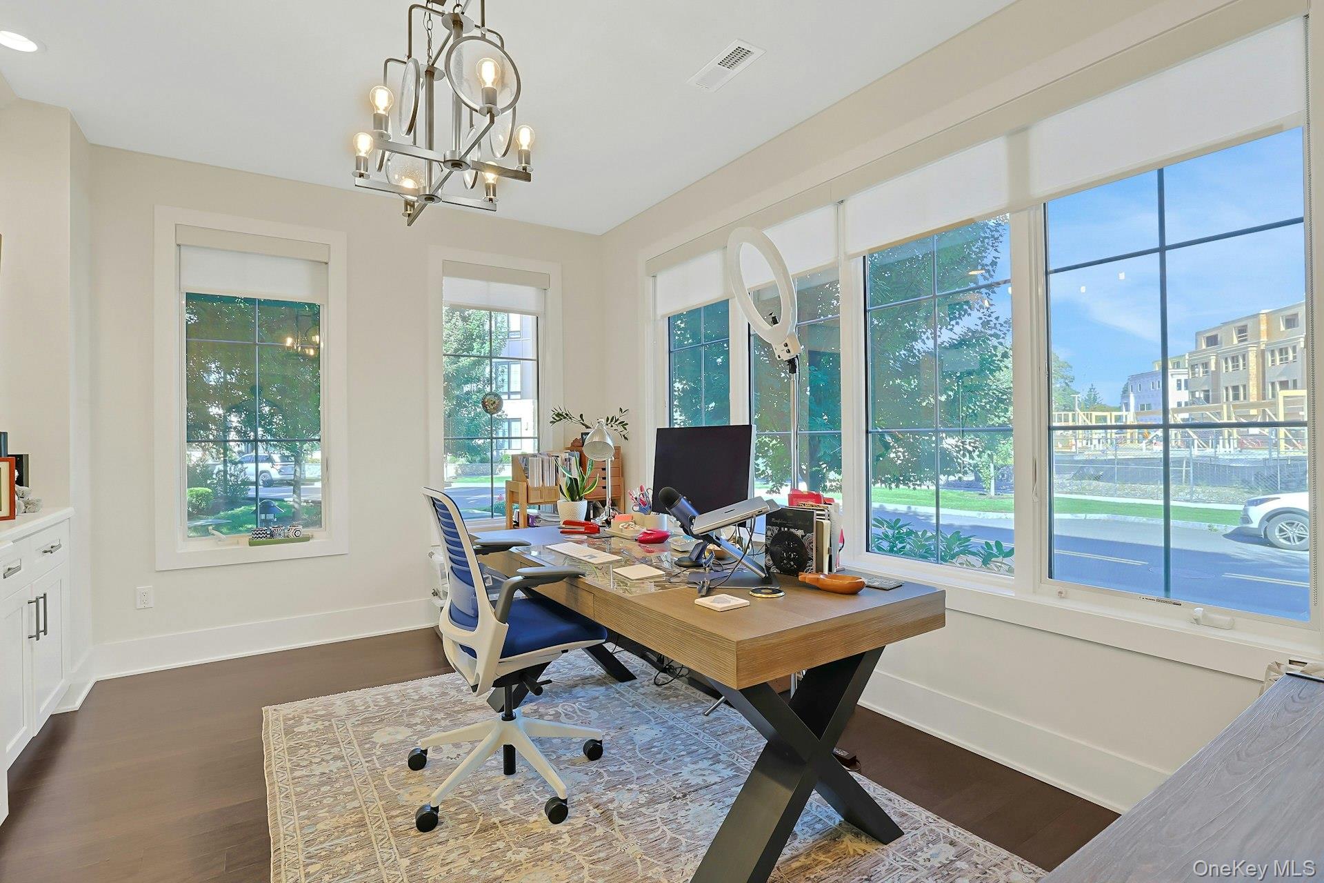 323 Palisades Boulevard