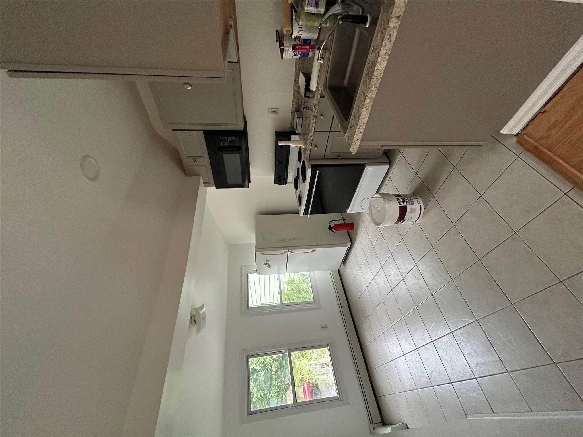 Poughkeepsie, New York 12601, United States, ,1 BathroomBathrooms,Residential,Active,143658