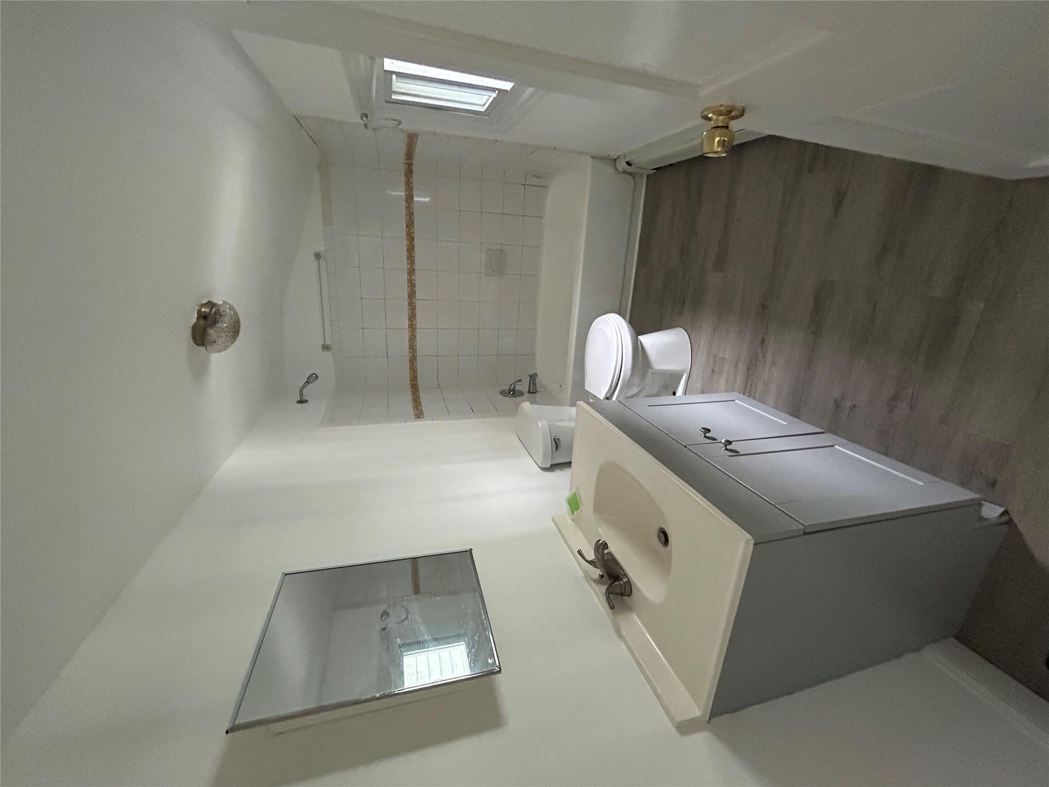 Poughkeepsie, New York 12601, United States, ,1 BathroomBathrooms,Residential,Active,143658