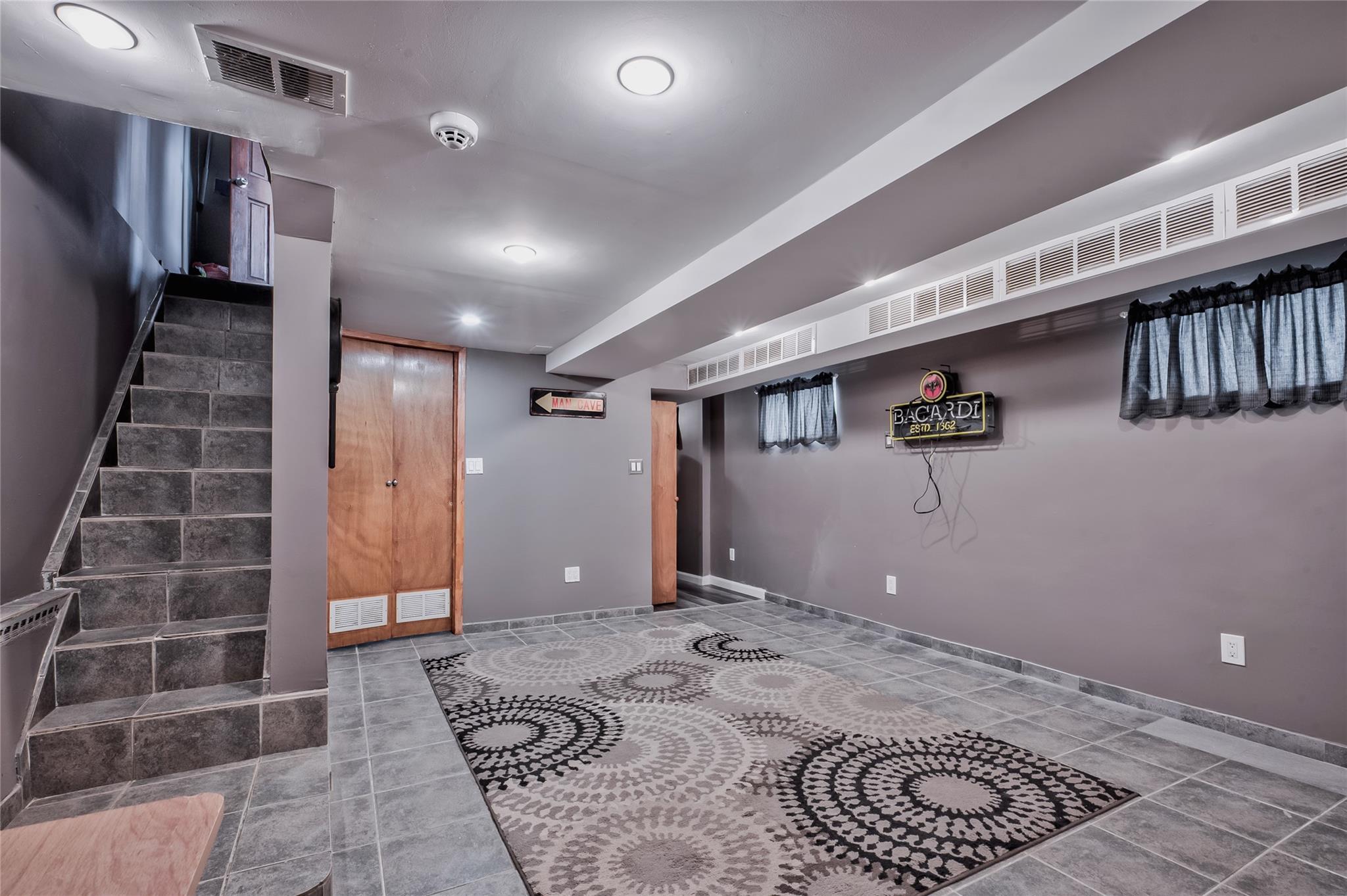 6546 79th Place, Middle Village, New York image 21