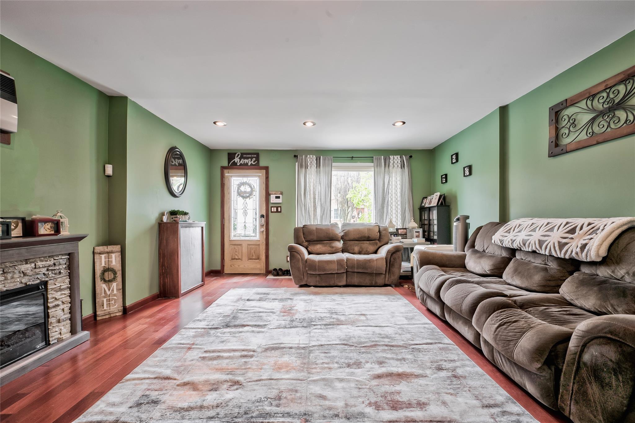 6546 79th Place, Middle Village, New York image 5