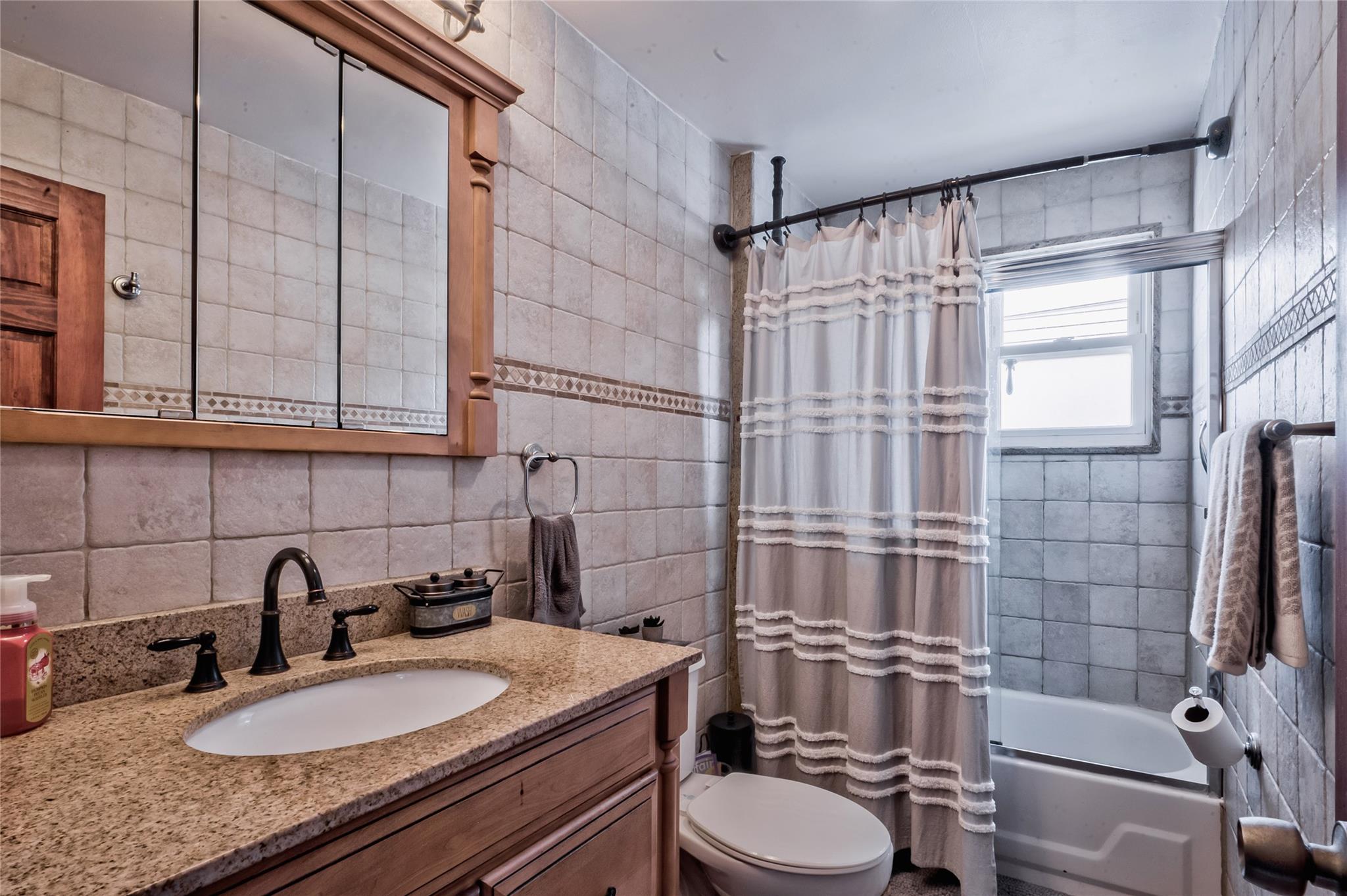 6546 79th Place, Middle Village, New York image 14