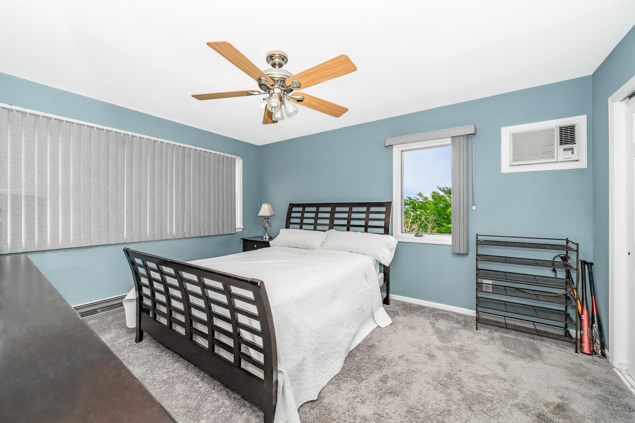 29 Water Lane, Levittown, New York image 10