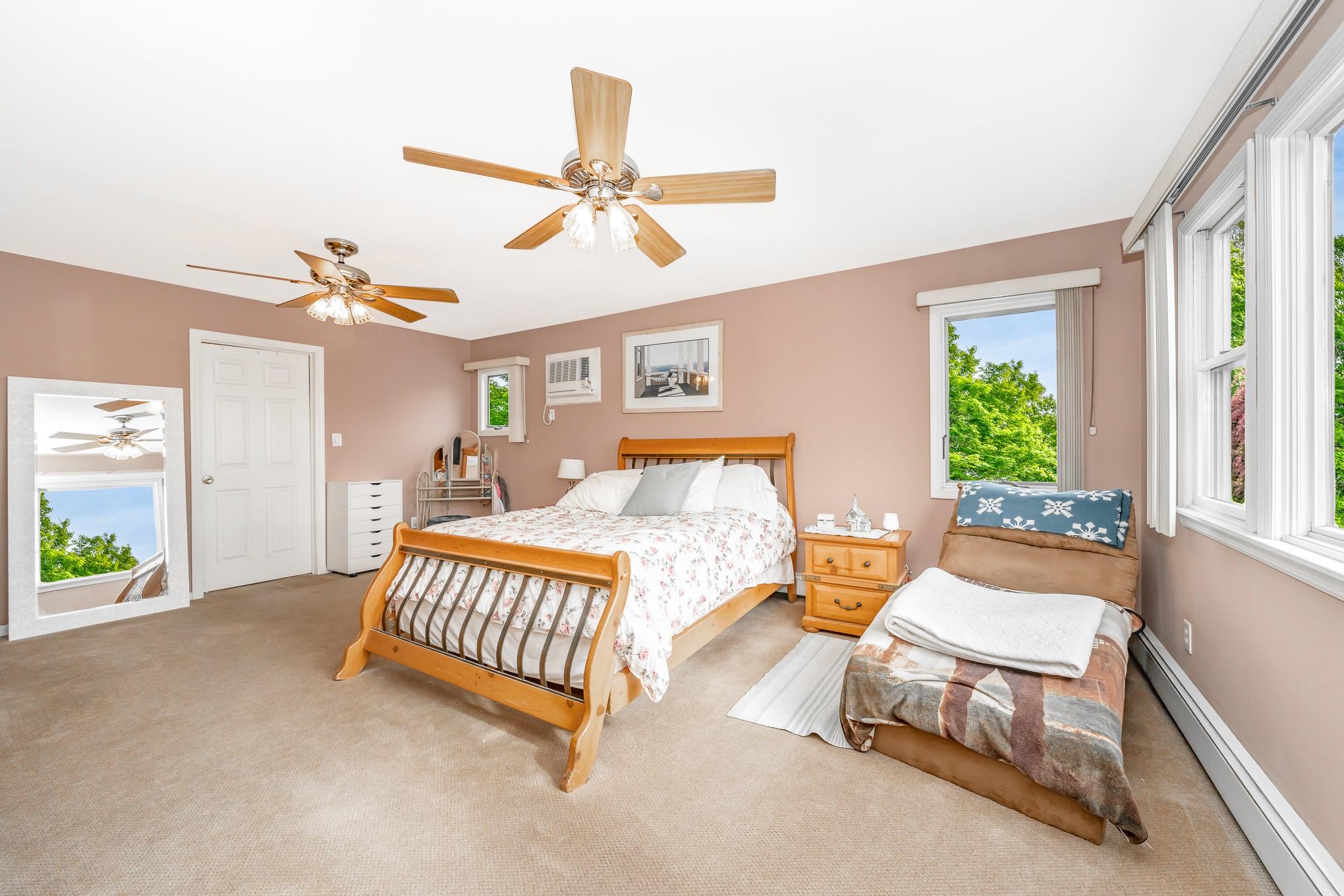 29 Water Lane, Levittown, New York image 7