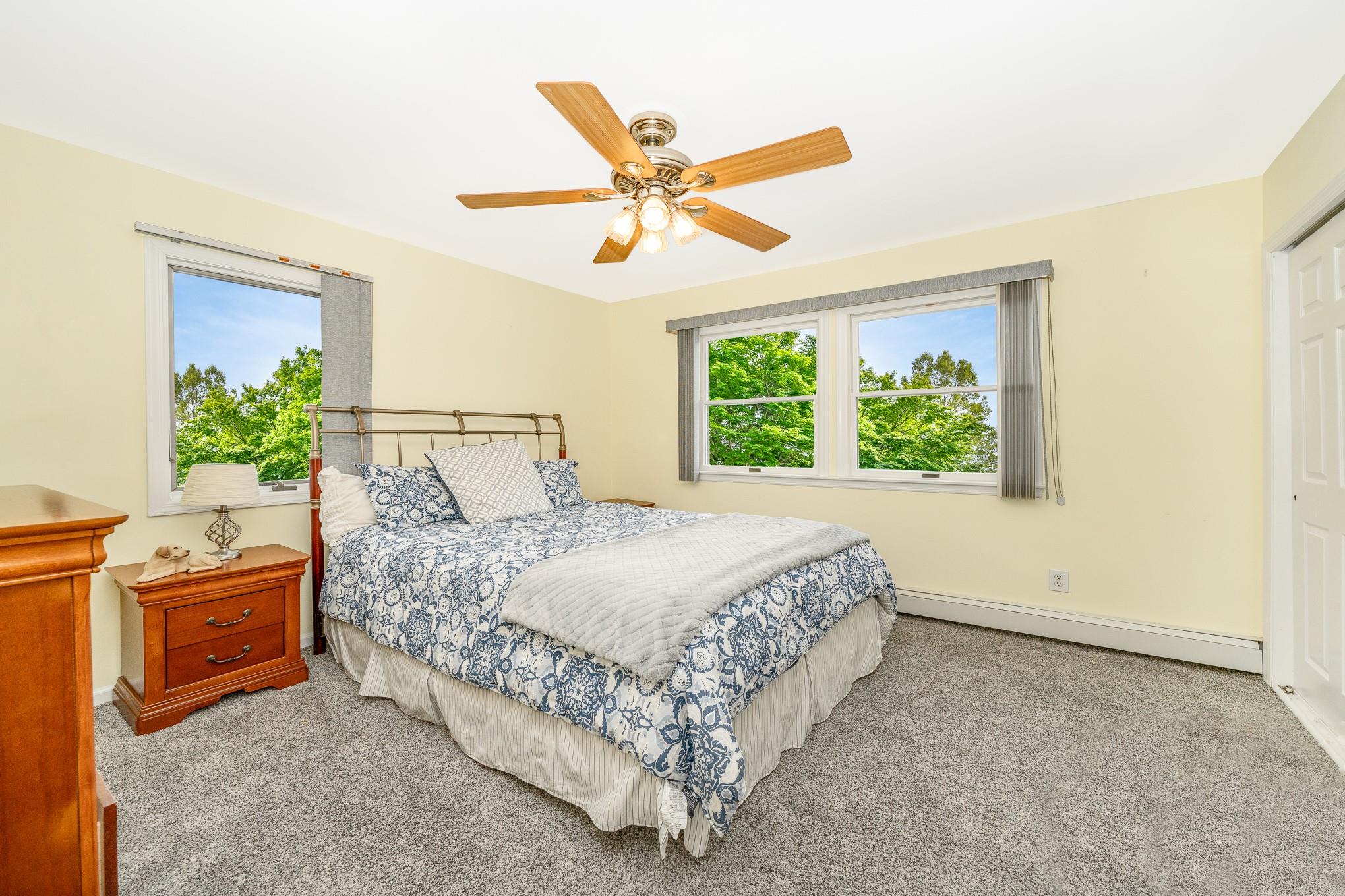 29 Water Lane, Levittown, New York image 11