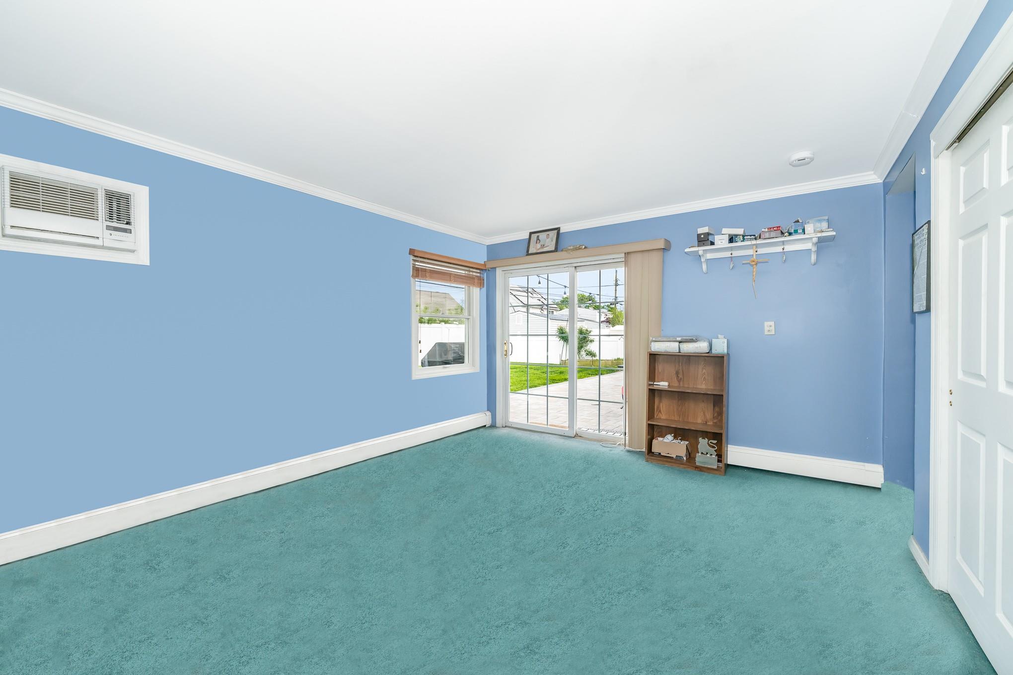 29 Water Lane, Levittown, New York image 13