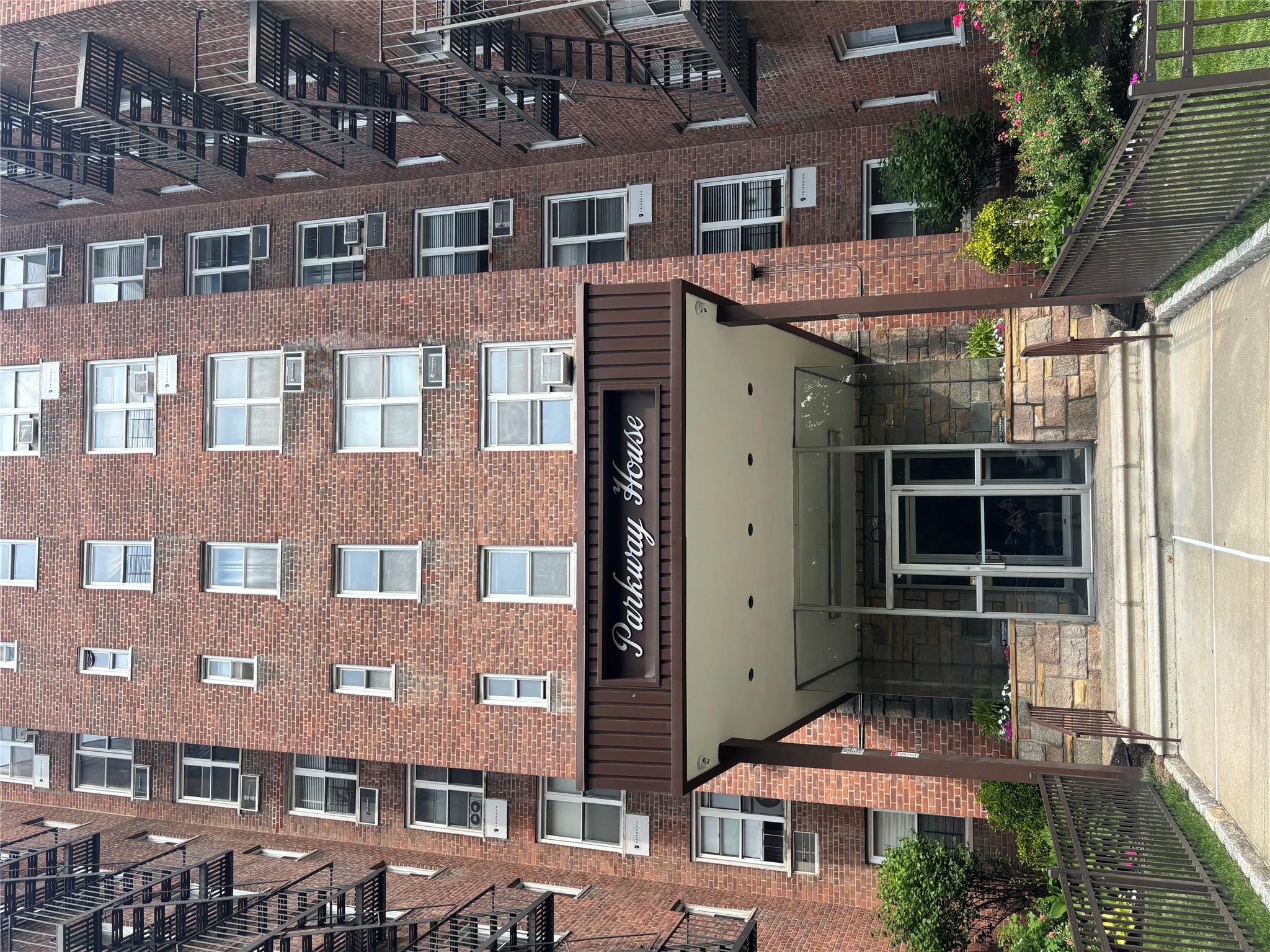 Property for Sale at Bronx River Road 8E, Yonkers, New York - Bedrooms: 2 
Bathrooms: 1 
Rooms: 6  - $255,000