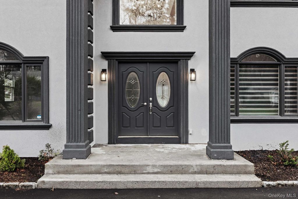 Photo of 18 Wellington Road, Greenvale, NY 11548 (MLS # 979915)