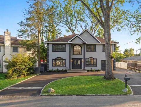 18 Wellington Road Greenvale NY 11548