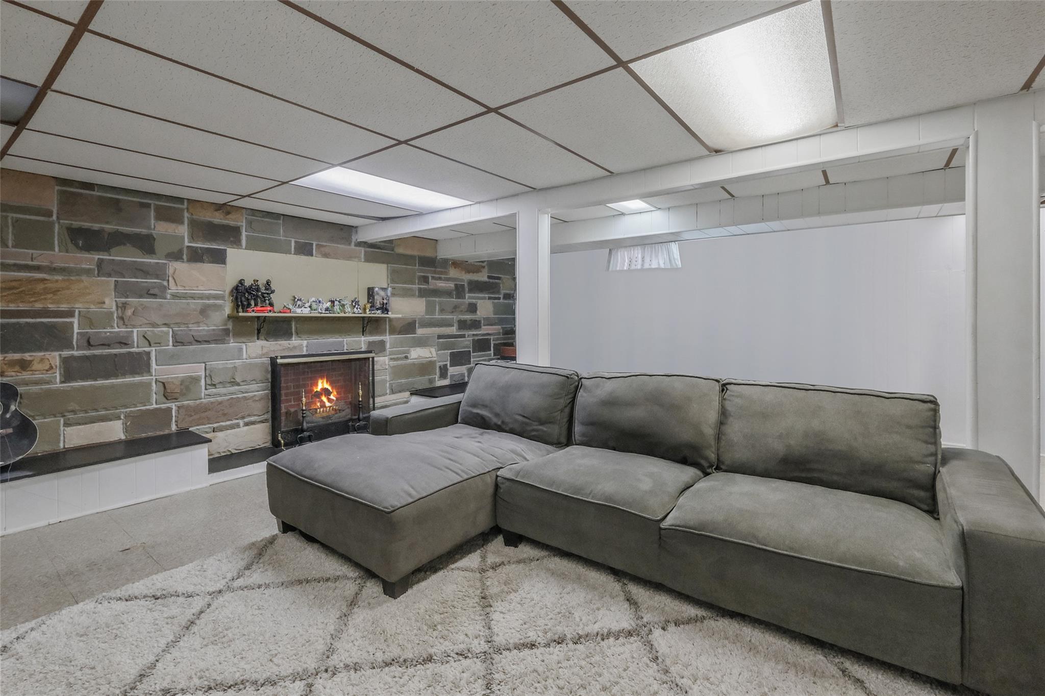 24 Sheldon Place, Commack, New York image 25