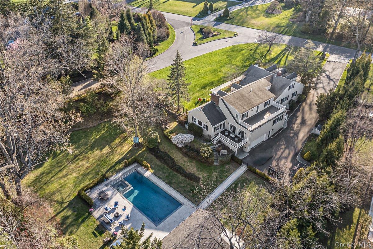 100 Elderfields Road